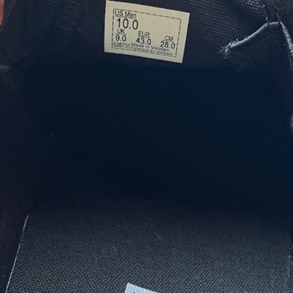 Black Vans slip on shoes - Picture 3 of 6